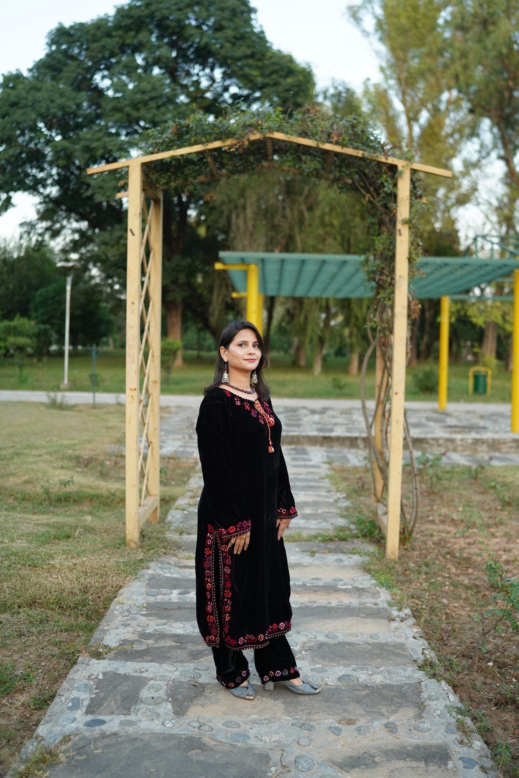 Layla-Black Velvet Dress - Image 4